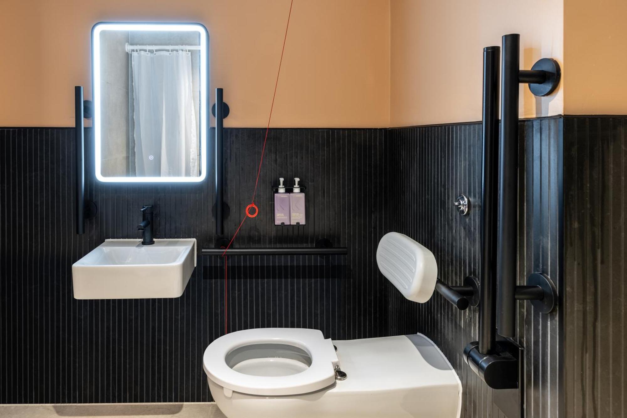 Tribe Manchester Airport By Accor Hale  Buitenkant foto