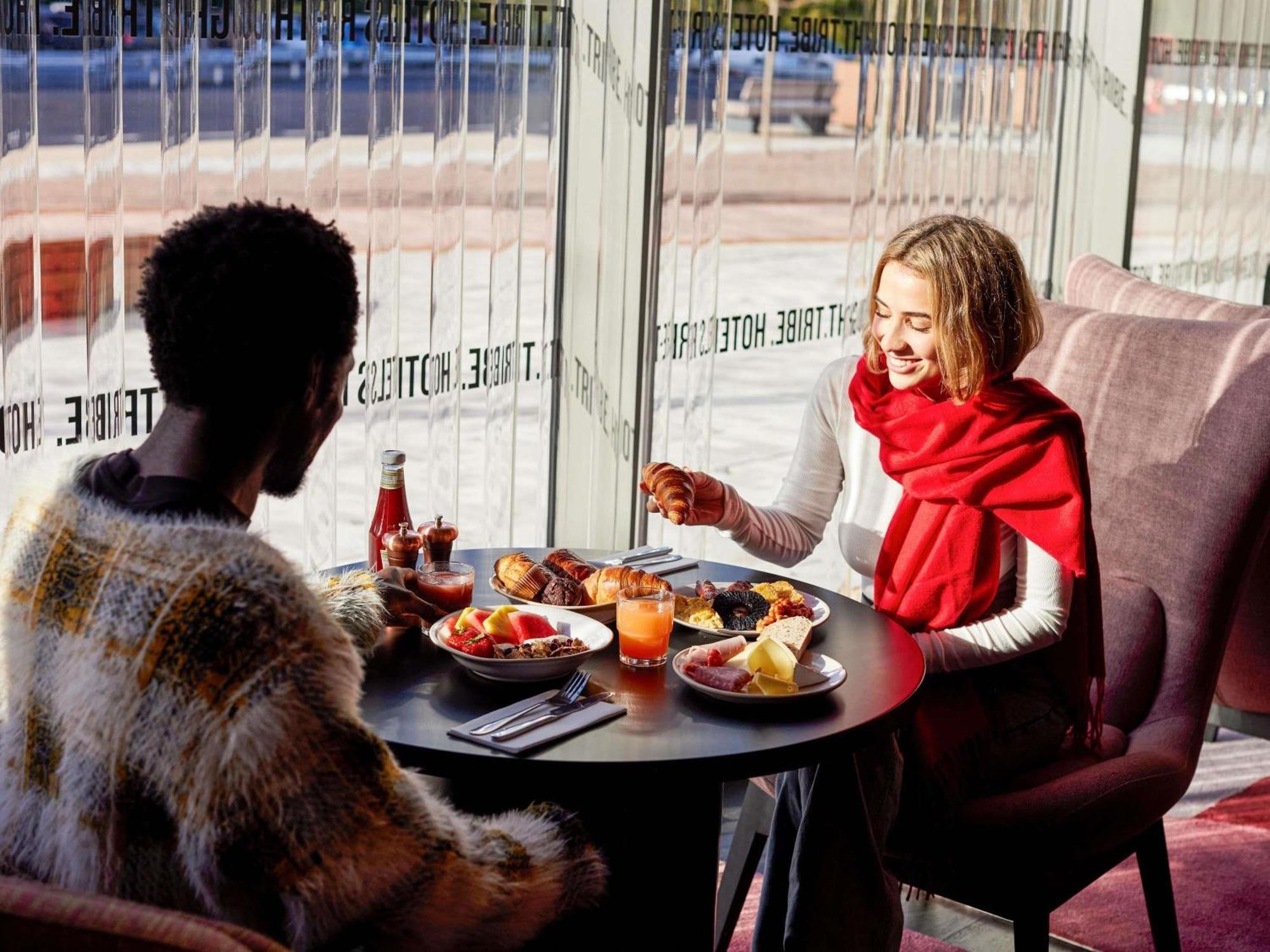 Tribe Manchester Airport By Accor Hale  Buitenkant foto